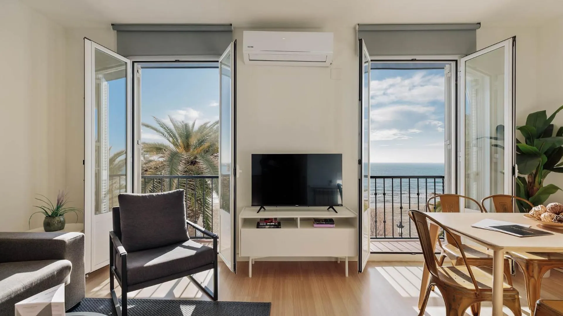 Sitges Group Beach Dreams 0*,  España